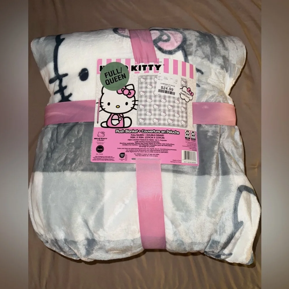 Hello Kitty Throw - Picture 1 of 2